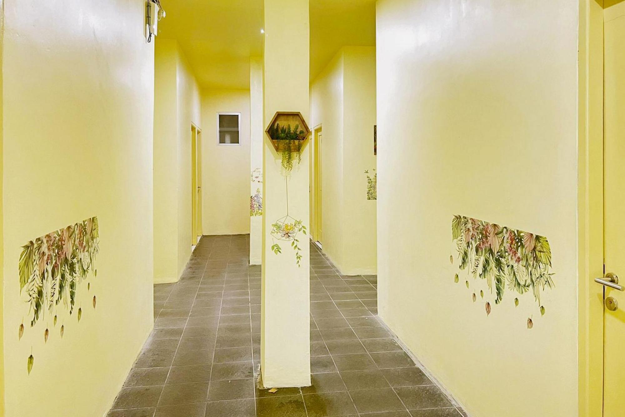 Reddoorz Near Soekarno Hatta Airport 3 2*