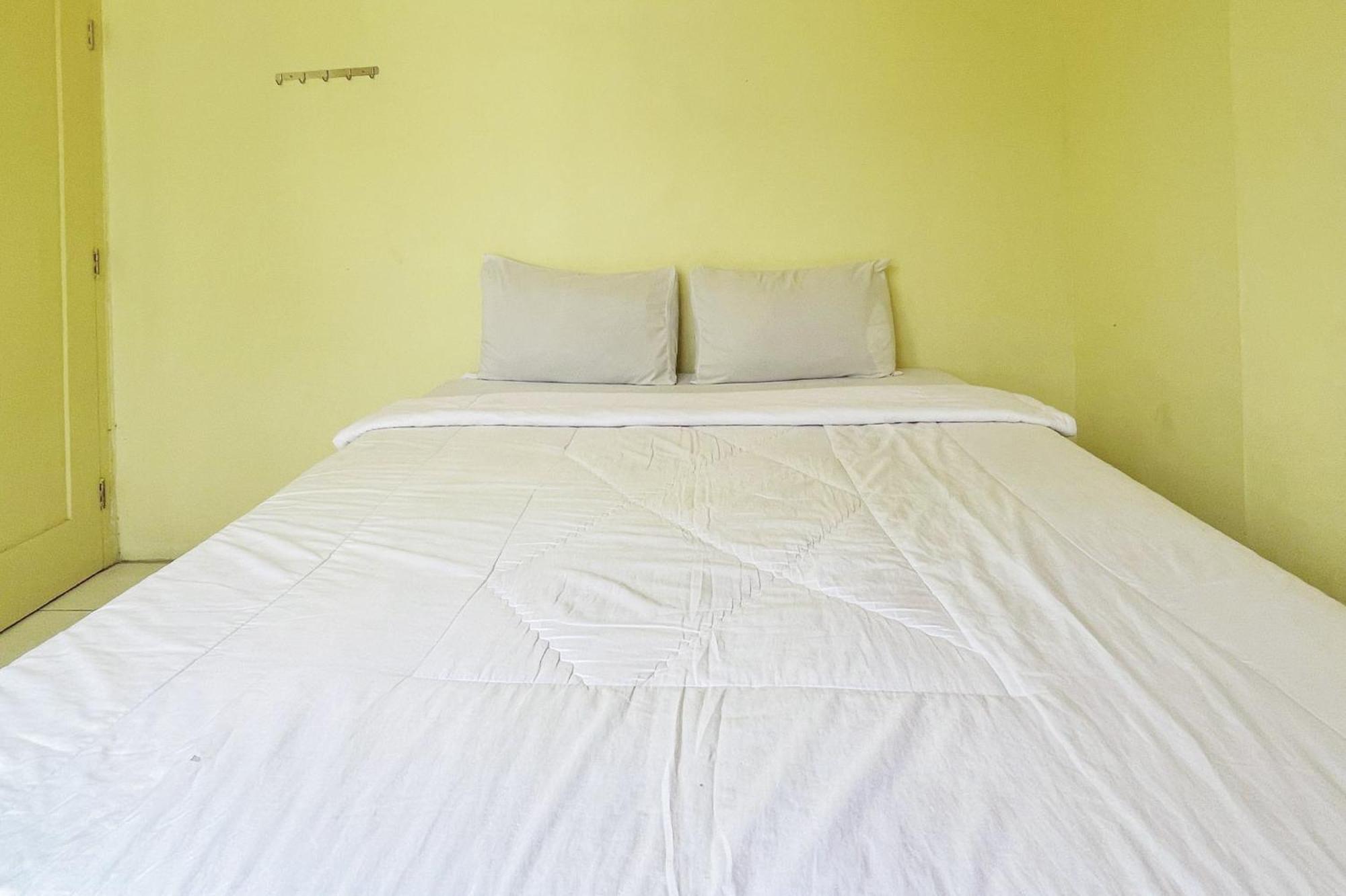 Reddoorz Near Soekarno Hatta Airport 3 Hotel 2*