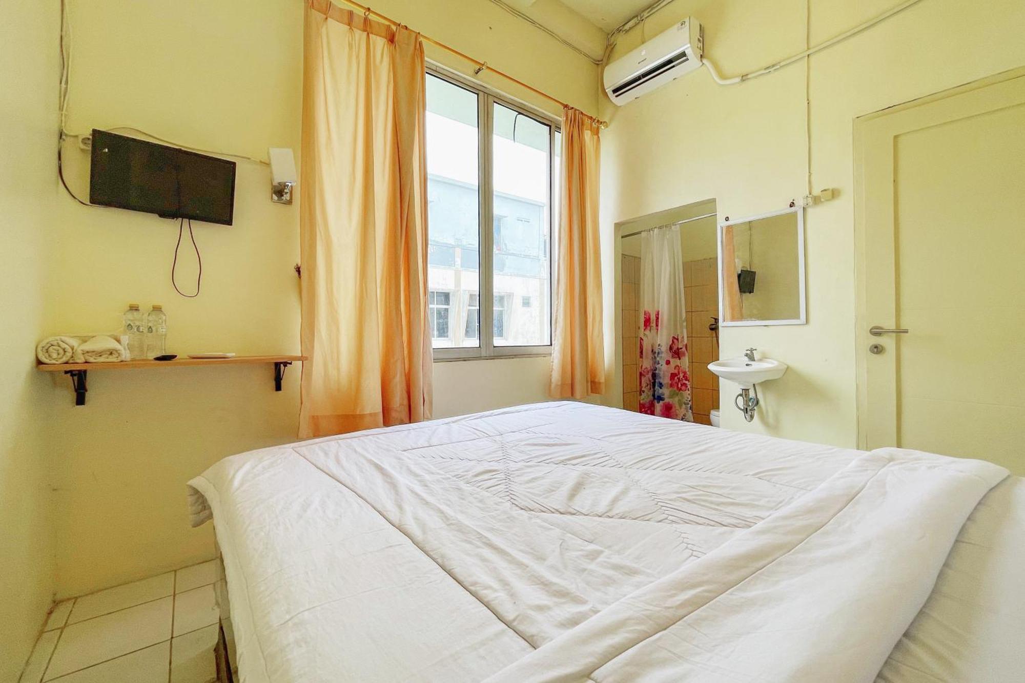 Hotel Reddoorz Near Soekarno Hatta Airport 3 2*